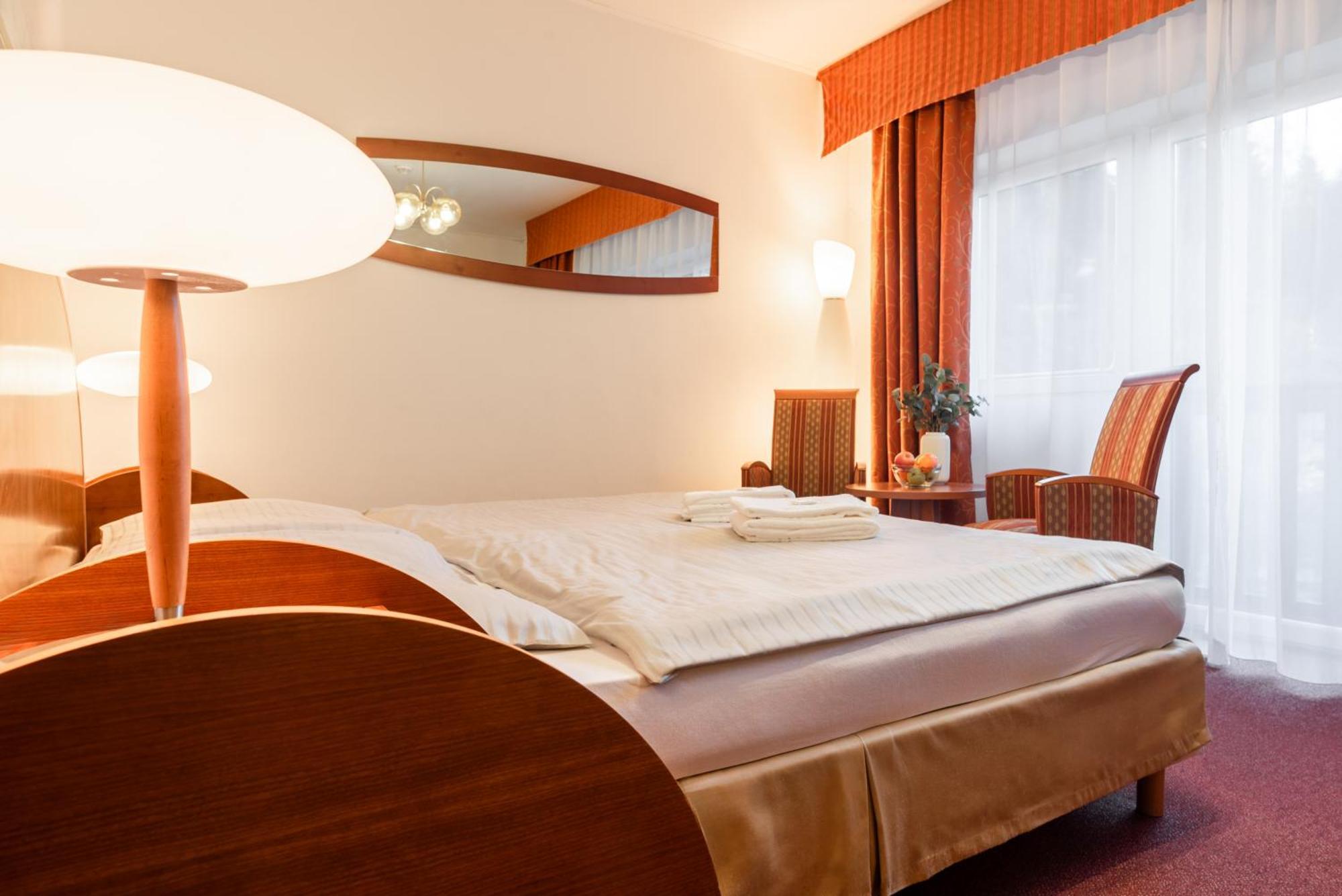 Hotel Schwarz Nové Hamry Екстериор снимка