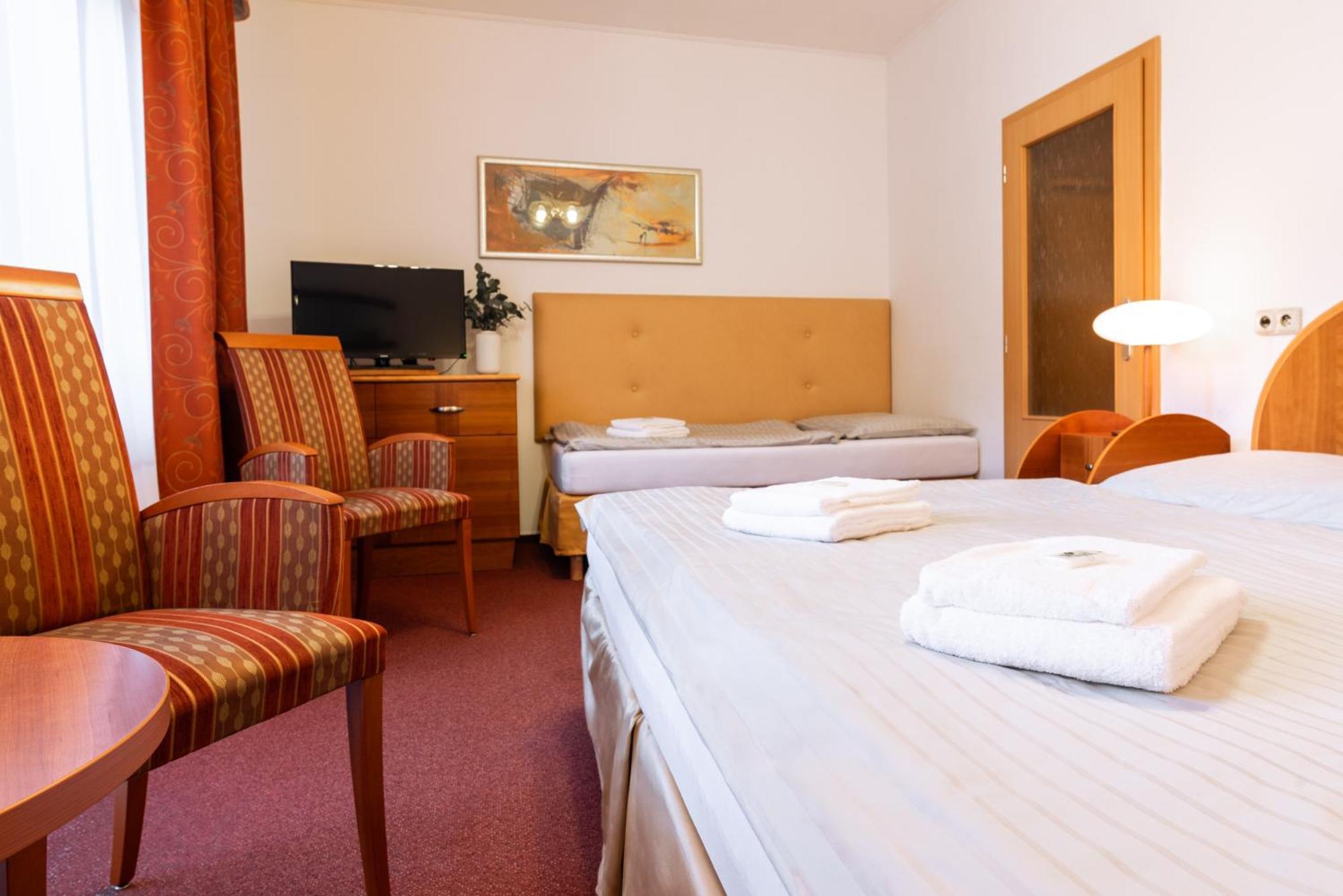 Hotel Schwarz Nové Hamry Екстериор снимка