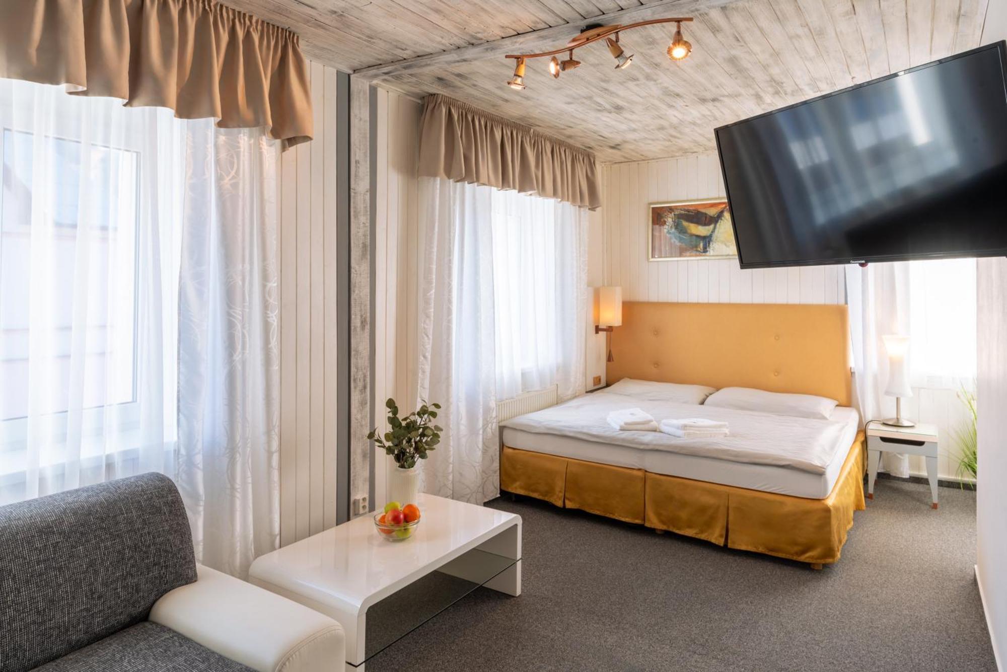 Hotel Schwarz Nové Hamry Екстериор снимка