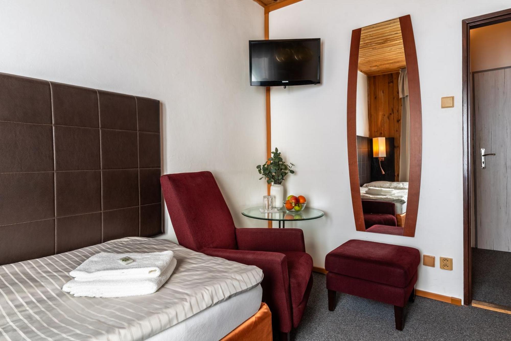 Hotel Schwarz Nové Hamry Екстериор снимка