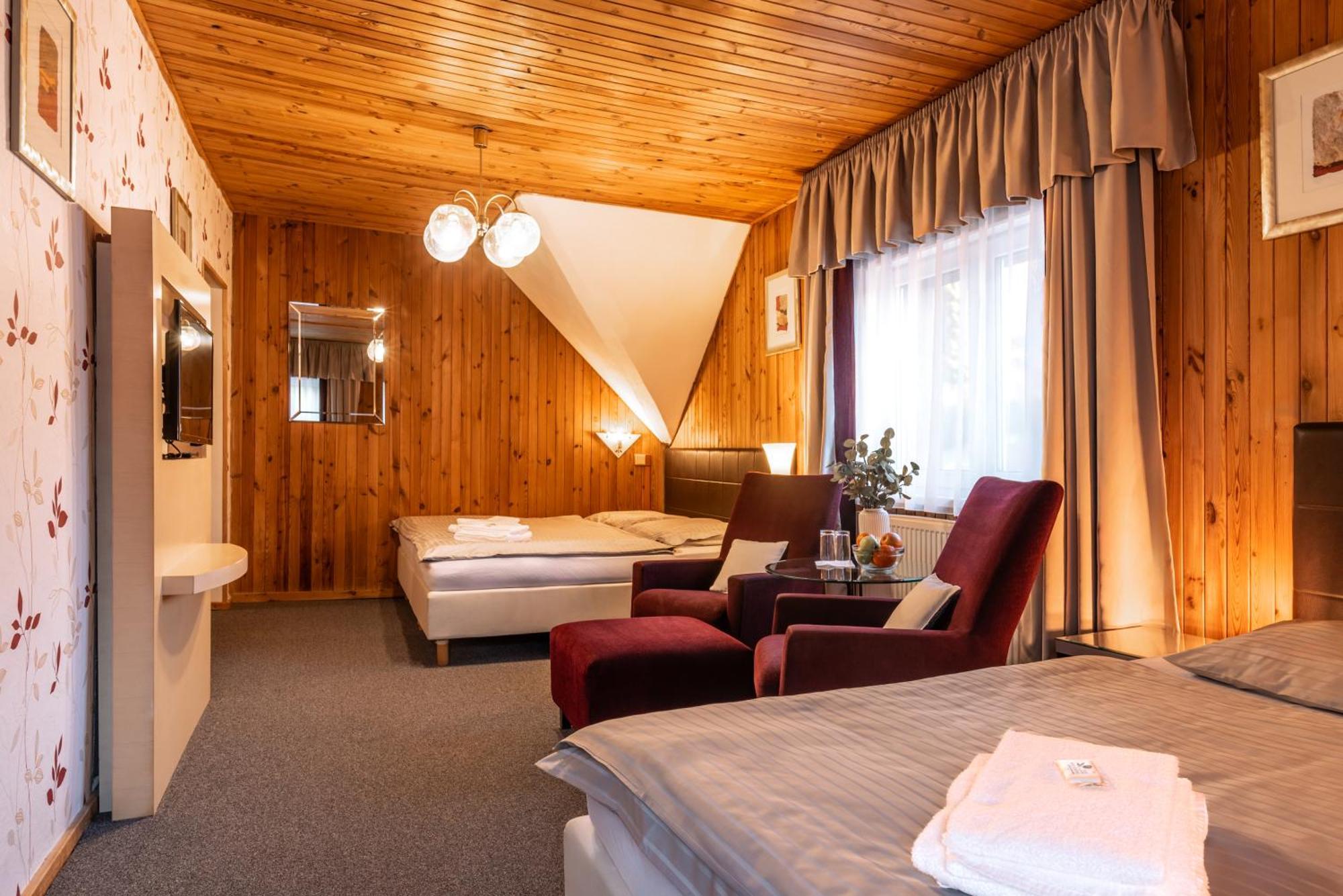 Hotel Schwarz Nové Hamry Екстериор снимка