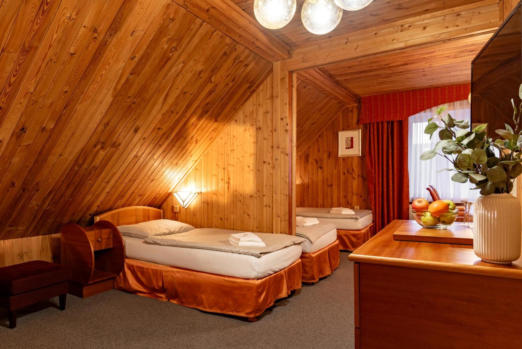 Hotel Schwarz Nové Hamry Екстериор снимка
