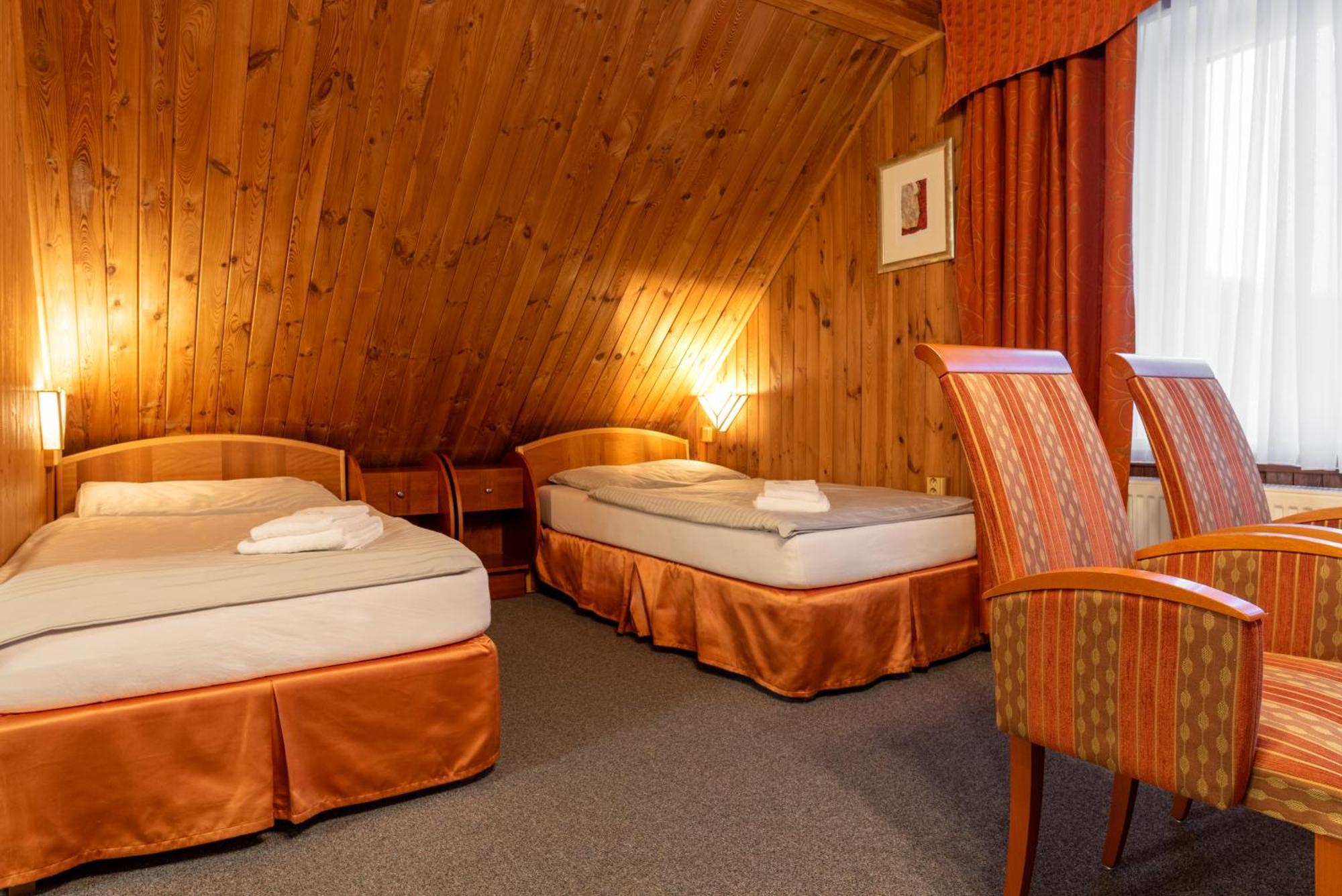 Hotel Schwarz Nové Hamry Екстериор снимка