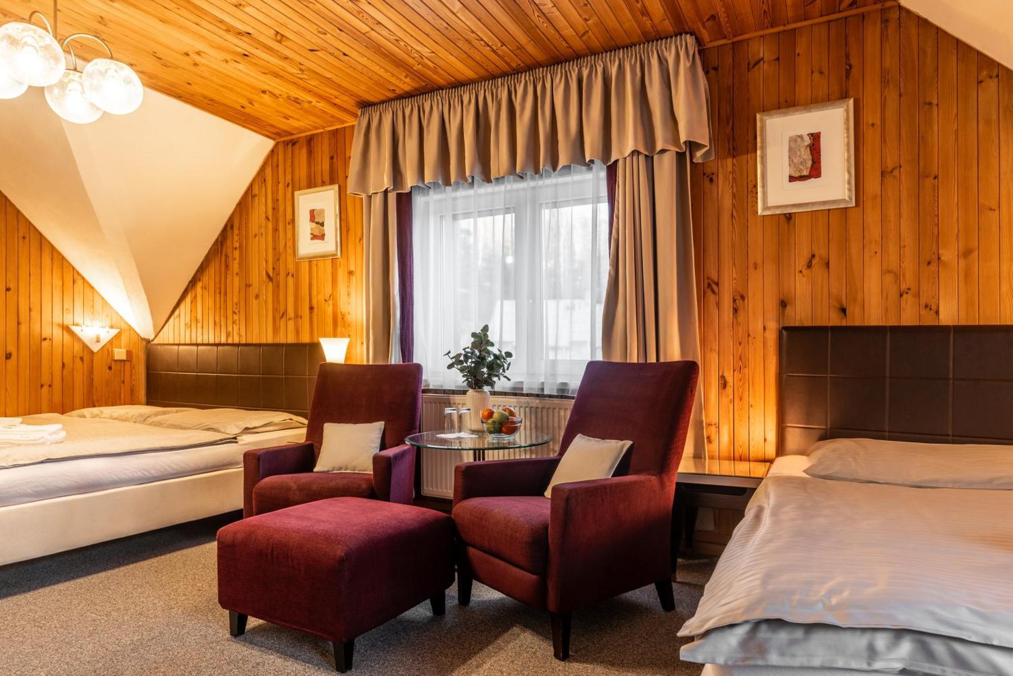 Hotel Schwarz Nové Hamry Екстериор снимка