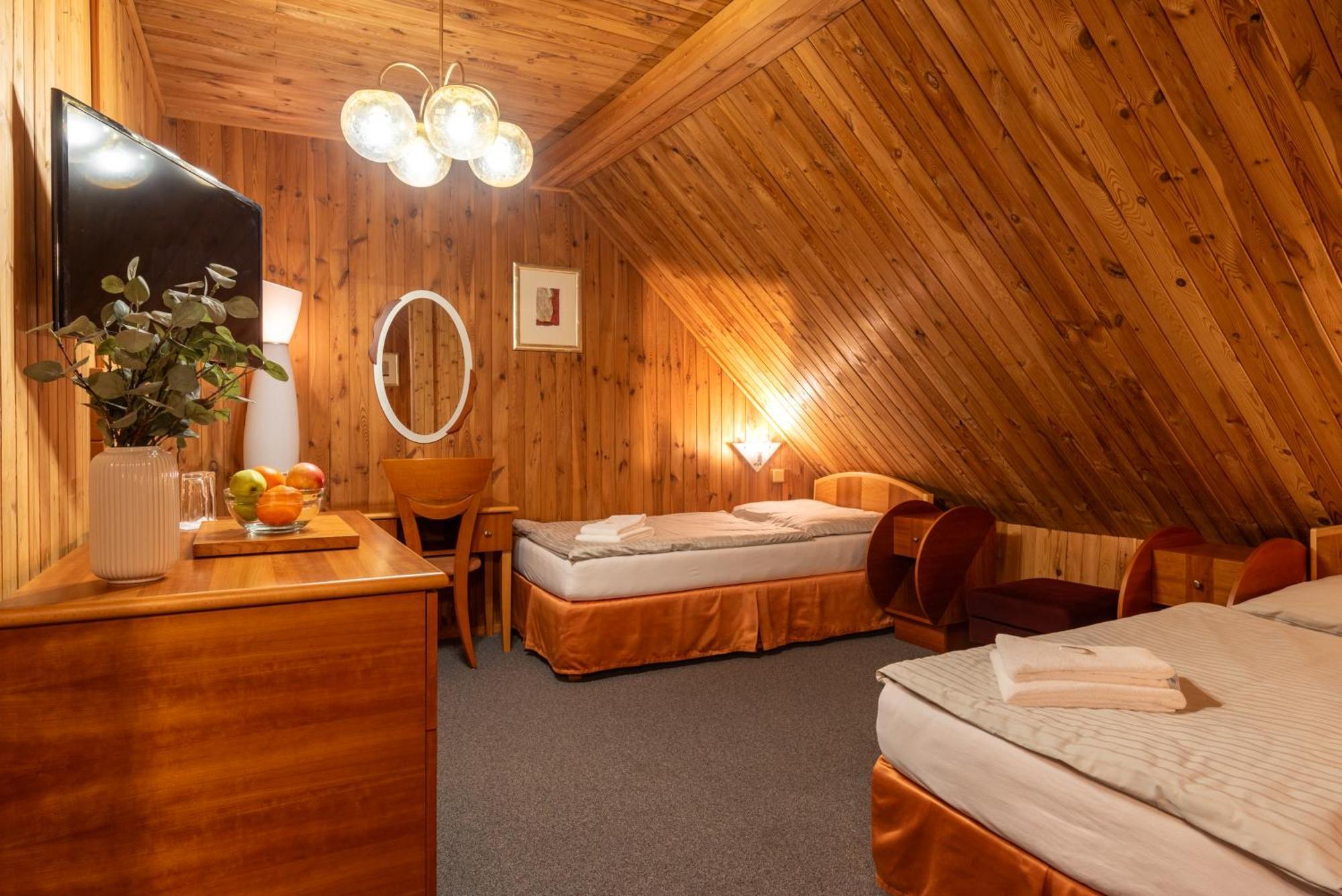 Hotel Schwarz Nové Hamry Екстериор снимка